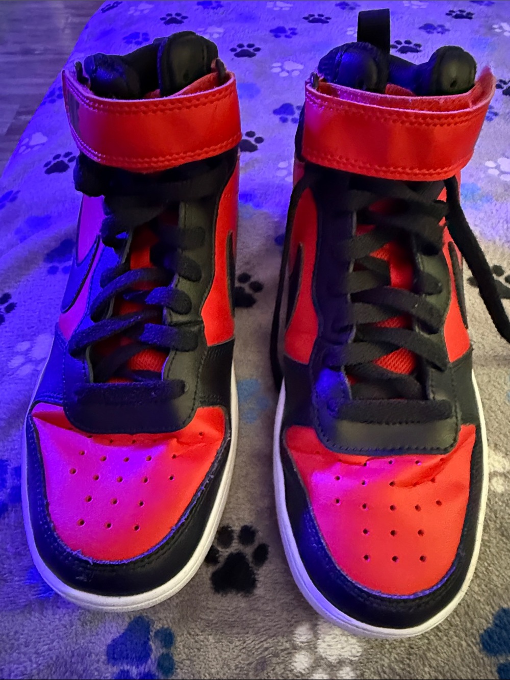 Nike Kids High-Top Sneakers in Red and Black Size 7